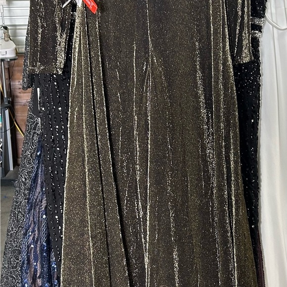 Mac Duggal 49088 NWT LONG SLEEVE FAUX WRAP A LINE GOWN - Picture 5 of 8